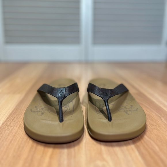 OluKai Ohana flip flops sandals, brown leather straps, size 8 women’s - Picture 4 of 10